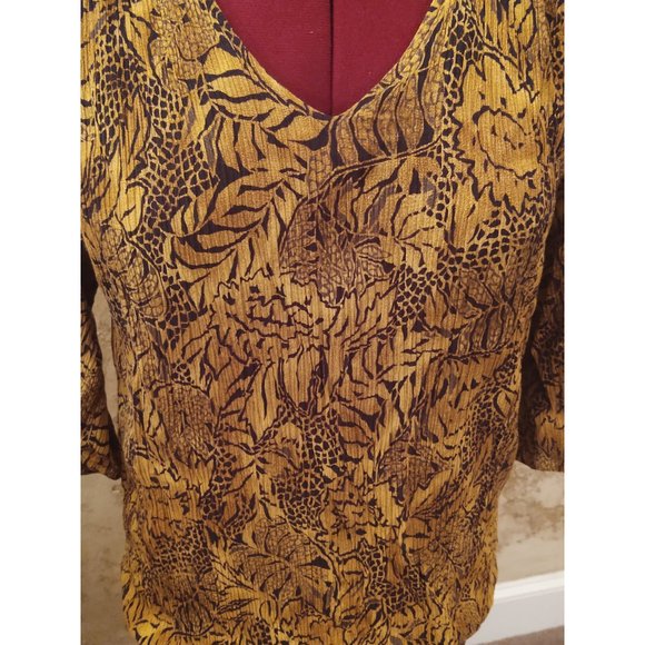 Black Gold Plus Size Blouson Crinkle Pleat Dress with Smock Detail at the Hips - Picture 4 of 6